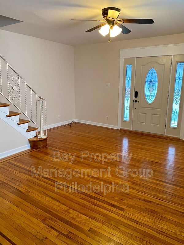 Building Photo - 1135 Harding Dr