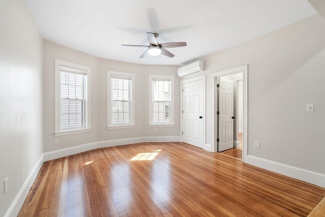 Building Photo - 511 Geneva Ave