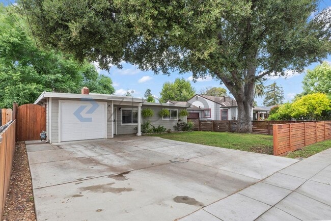 Building Photo - 1135 Hollyburne Ave