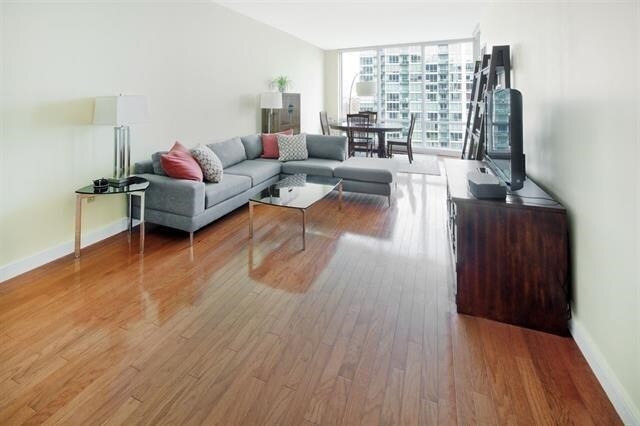 Foto del edificio - 20 Newport Pkwy