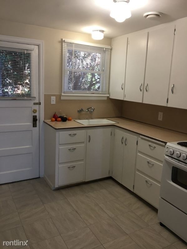 Primary Photo - 1 br, 1 bath Apartment - 506 2nd St B Unit B