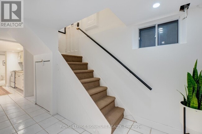 Building Photo - 512 Runnymede Rd