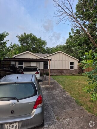 Building Photo - 912 W Willow St