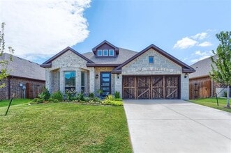 Building Photo - 204 Garden Grove Dr