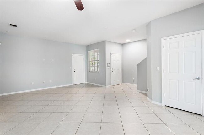 Foto del edificio - 9057 Plymouth Pl