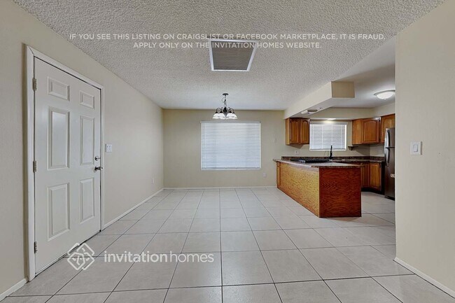 Foto del edificio - 7115 W North Ln