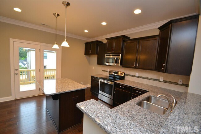 Foto del edificio - 1440 Providence Green Ln