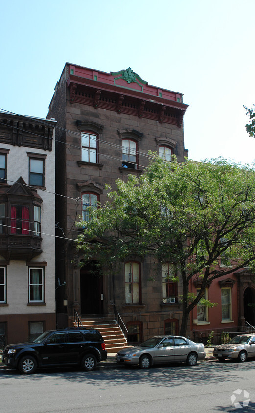 Primary Photo - 13 Ten Broeck Pl