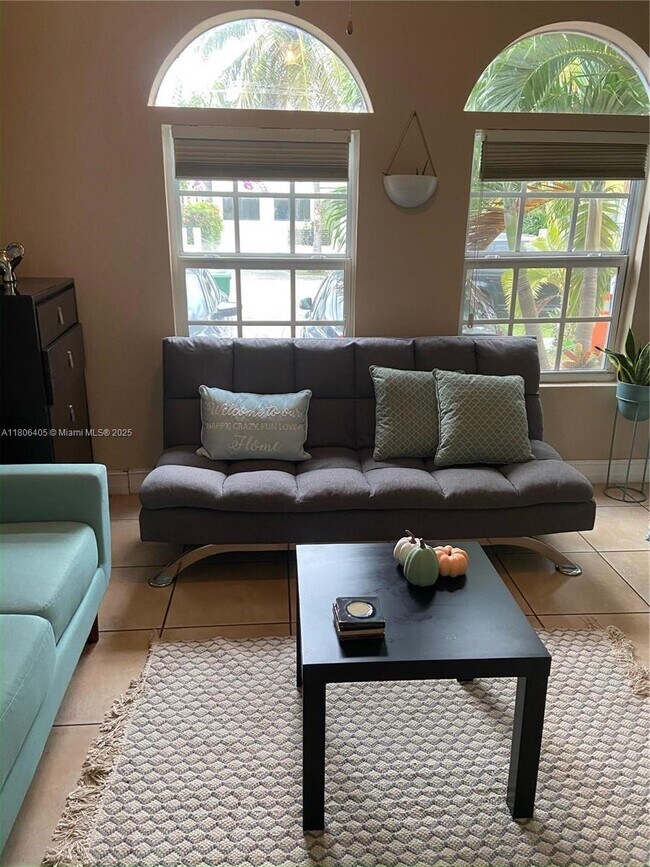 Foto del edificio - 1678 SW 11th St