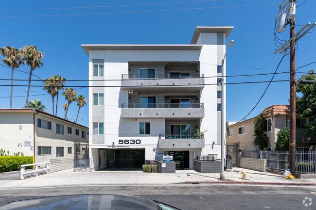 Edificio alternativo - 5630 N Fair Ave