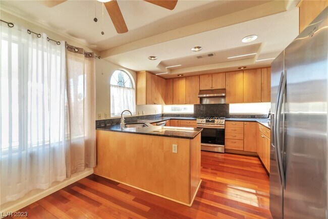 Building Photo - 8316 Emerald Isle Ave