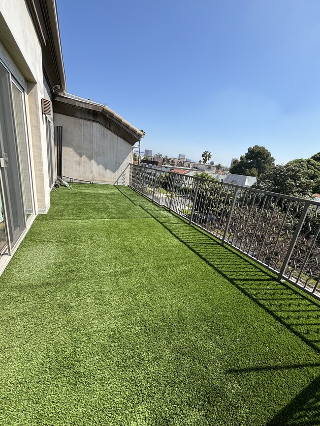 Penthouse east balcony - Holt Townhomes