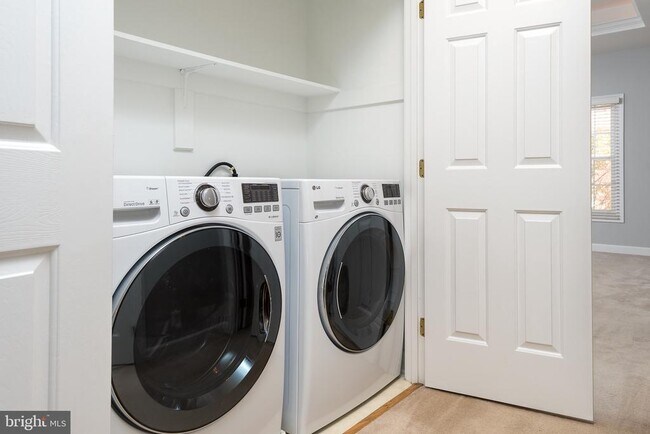 Foto del edificio - 4912 Waple Ln