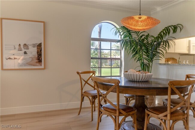 Foto del edificio - 265 Deerwood Cir