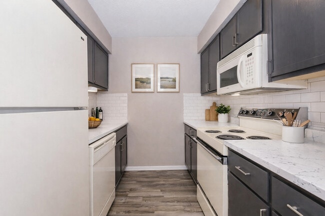 Building Photo - The Retreat @ College Hills