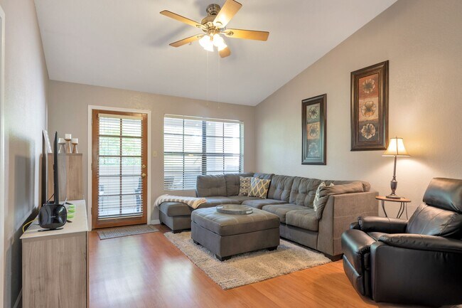 Foto del edificio - Fully Furnished Beautiful 2-bed, 2-bath PV Condo
