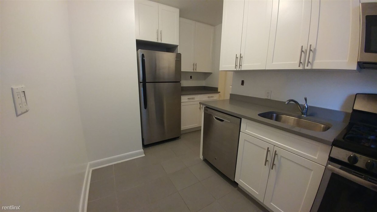 Primary Photo - 6433 98th St