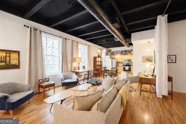 Foto del edificio - 1736 Liberty Ln