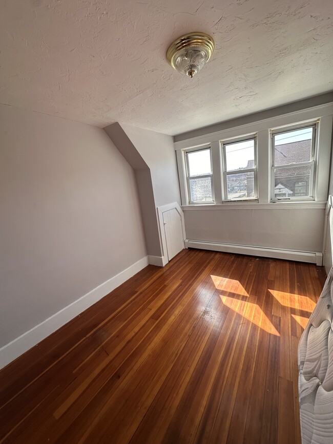Building Photo - 29 Fales St