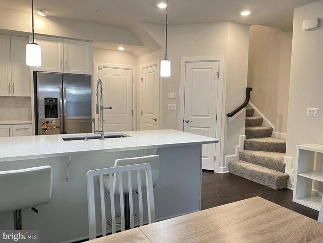 Foto del edificio - 13230 Woodland Park Rd