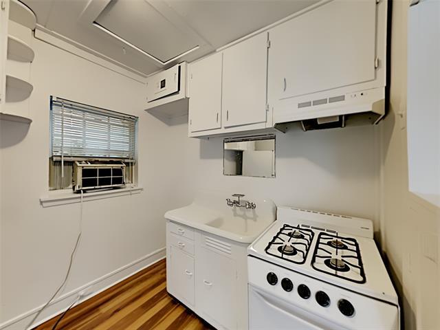 Building Photo - 3333 W 6th St