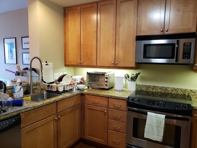 Kitchen - 105 Christina Landing Dr