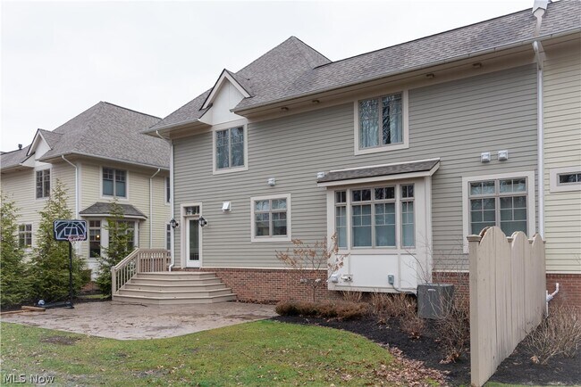 Building Photo - 40 Ashbourne Dr