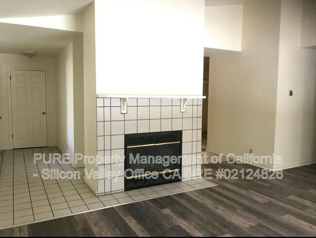 Foto del edificio - 222 Berryknoll Ct