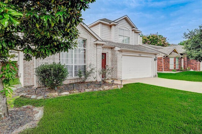 Foto del edificio - 15107 Hillside Park Way