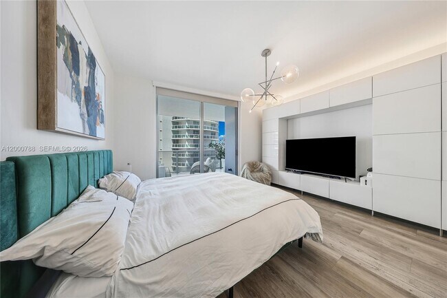 Foto del edificio - 488 NE 18th St