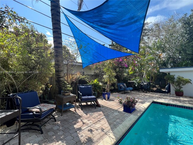Foto del edificio - 590 NW 40th Ct