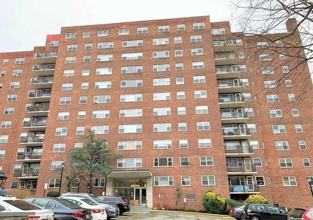 Primary Photo - 700 Boulevard E