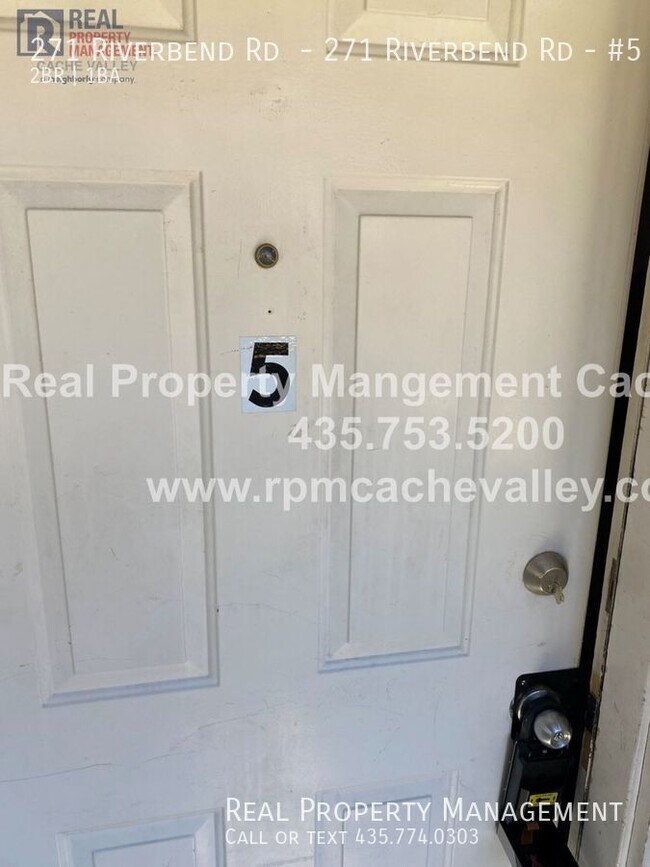Foto del edificio - 271 Riverbend Rd