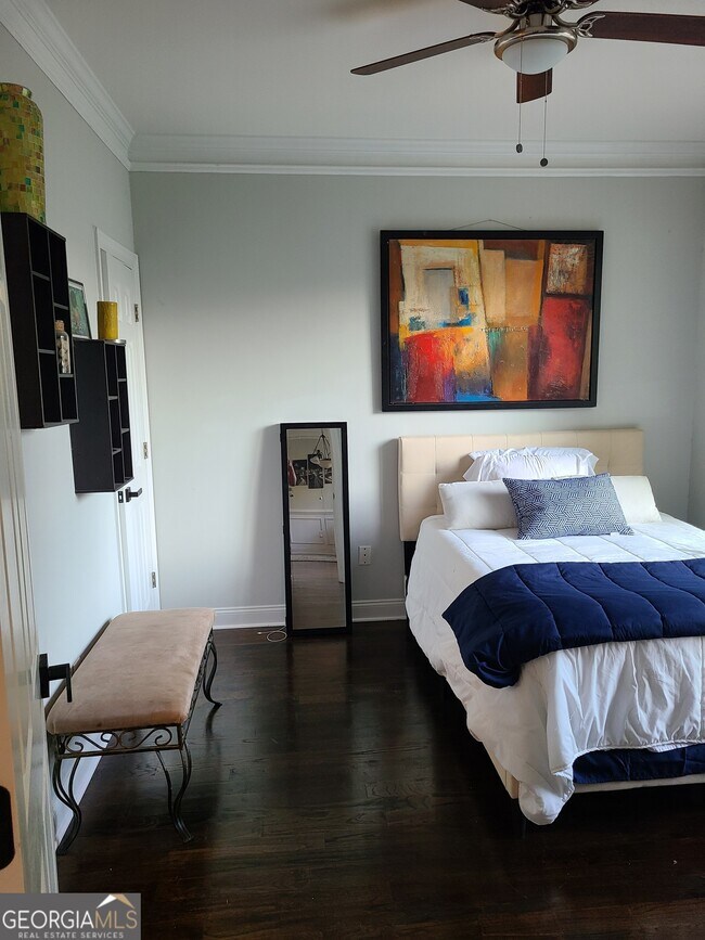 Foto del edificio - 2174 Whittier Pl NW