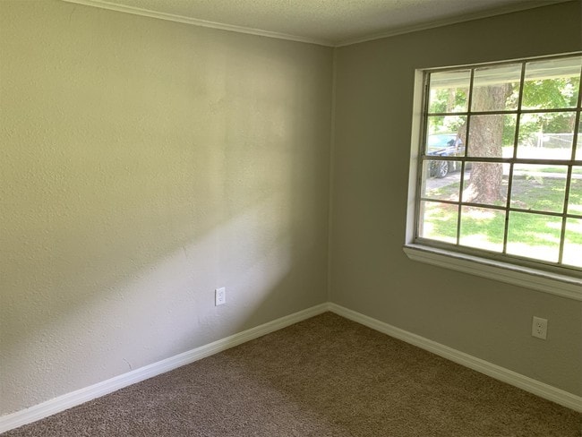 Building Photo - 709 S Adelle Ave