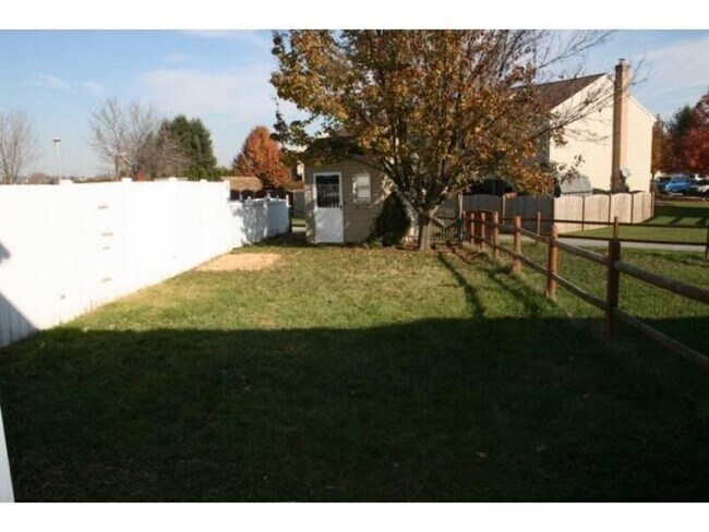 Building Photo - 2417 Franklin Dr