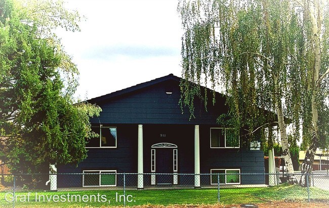 Building Photo - 911 S 42nd Ave