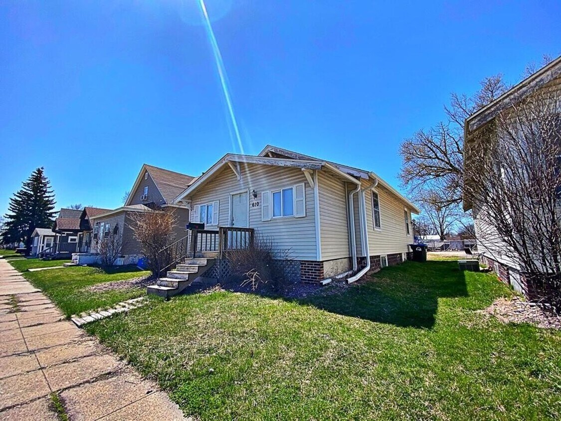 Foto principal - Cute 2 bedroom bungalow $795
