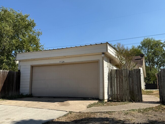 Foto del edificio - 7724 Winsford Dr