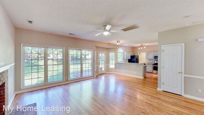 Foto del edificio - 5 br, 2.5 bath House - 8521 Newton Lane
