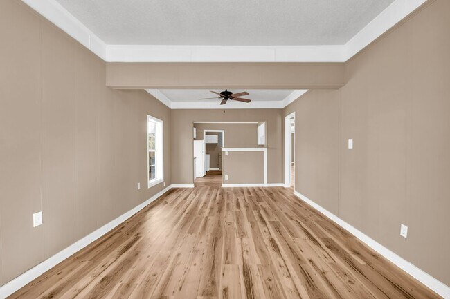 Foto del edificio - 433 E Jordan Ave