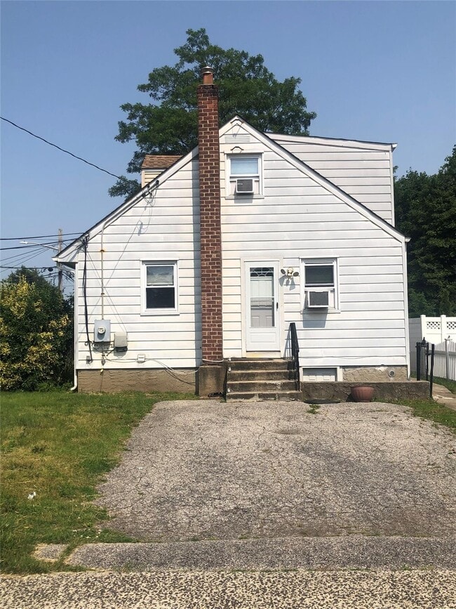 Building Photo - 474 Webster Ave