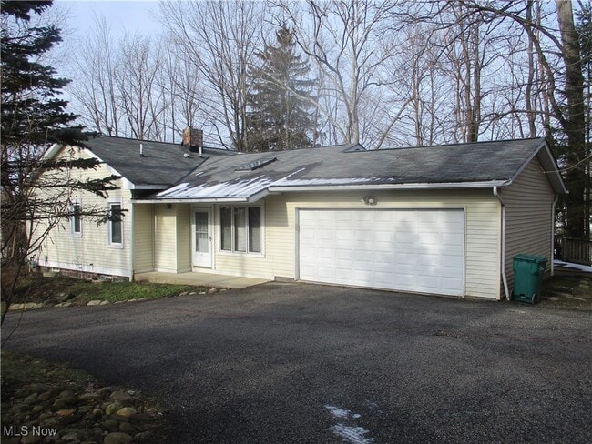 Building Photo - 7180 Chagrin Rd
