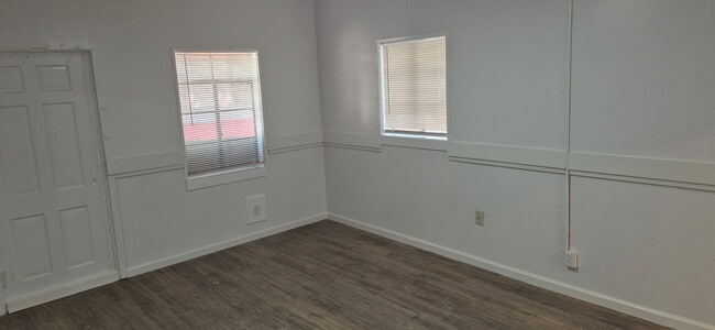 Building Photo - 640