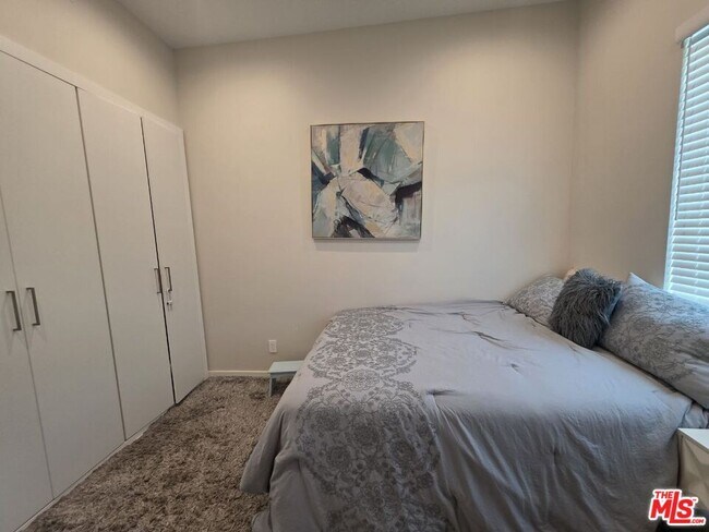 Foto del edificio - 2503 Phelan Ln