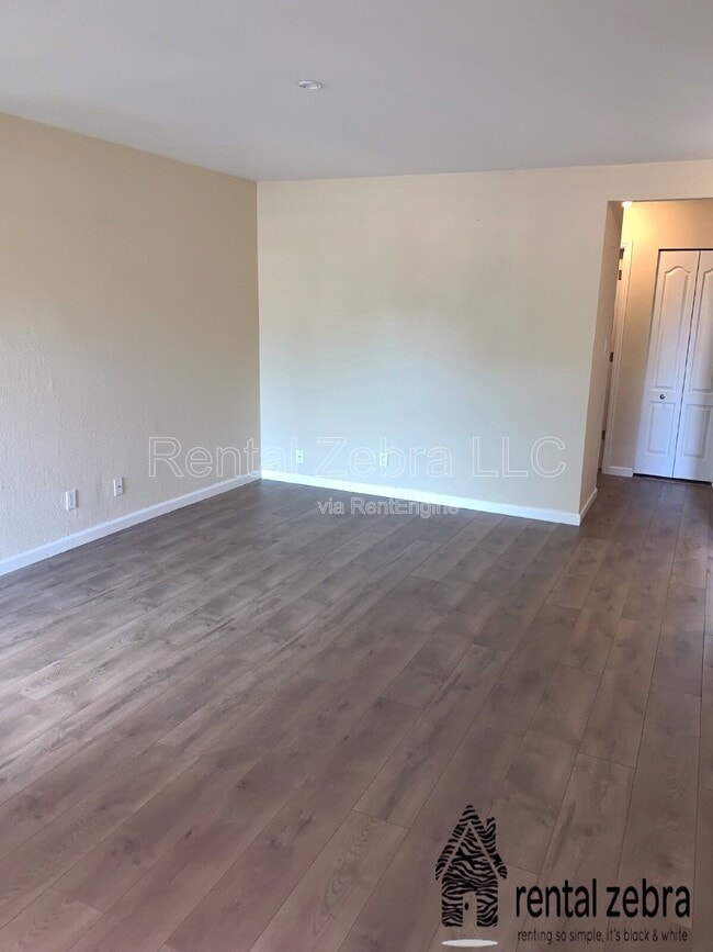 Building Photo - 233 Masters Ct