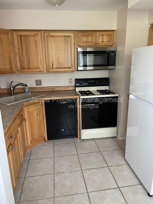 Foto del edificio - 714 Garland Cir