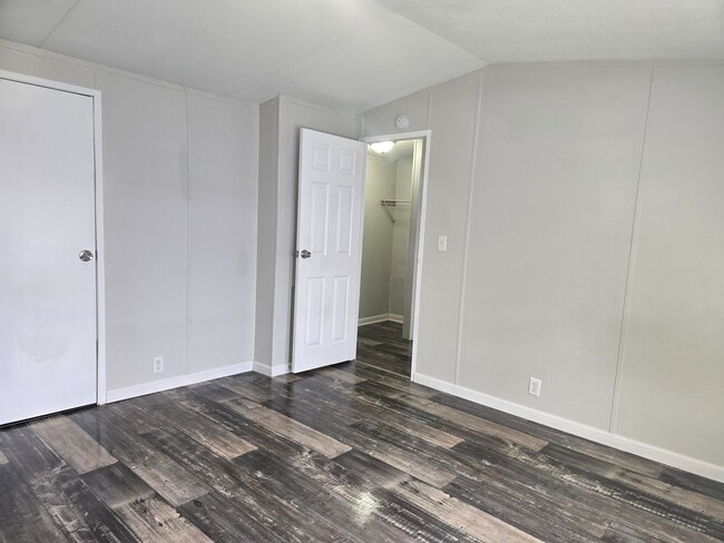 Building Photo - 210 Jamback Rd