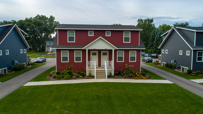 290-292 E 18th - 292 E 18th St