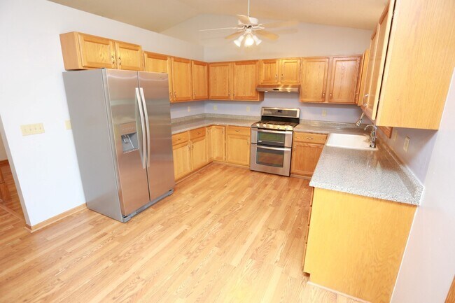 Foto del edificio - 4 BD Brooklyn Park Home for Rent